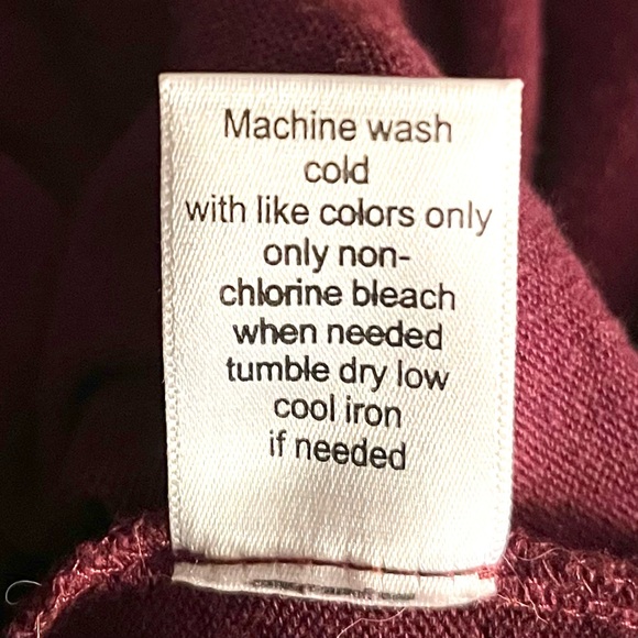 Brandy Melville~Lightweight Top with Hood-One Size~Burgundy - Picture 9 of 9